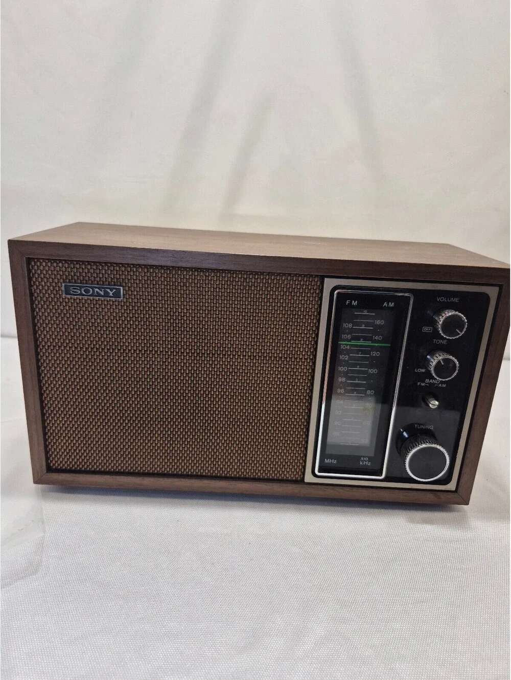Vintage 1970s Sony TFM-9440W Brown Table Top Solid State Transistor AM/FM Radio